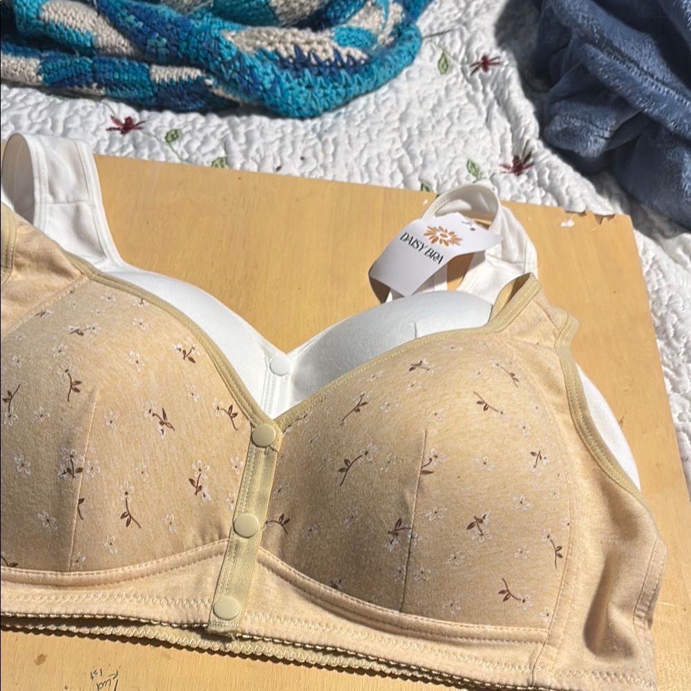 Daisy Fuentes Tan Floral Bra